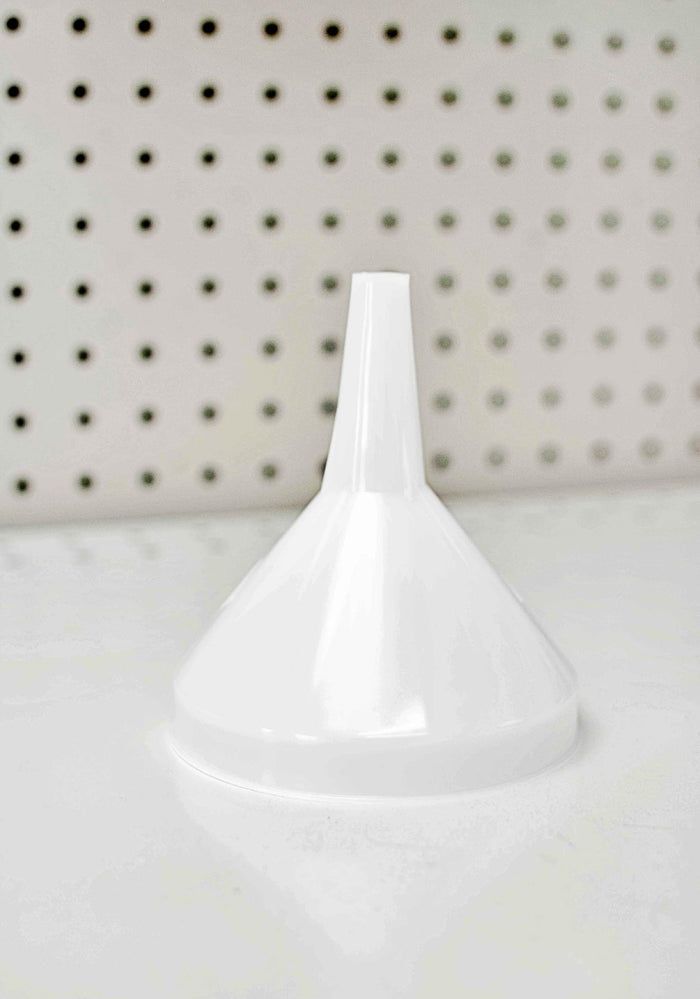 FUNNEL 4" PLASTIC (F) - 811642009852