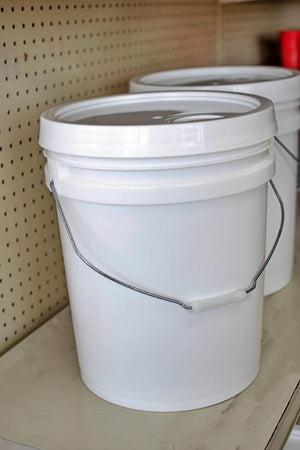 5GAL WHITE BUCKETS - ST05